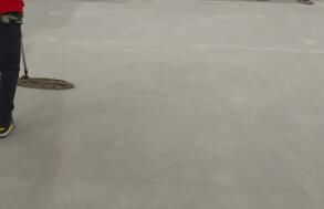 在工廠進(jìn)行保潔作業(yè)時(shí)，要注意什么呢？